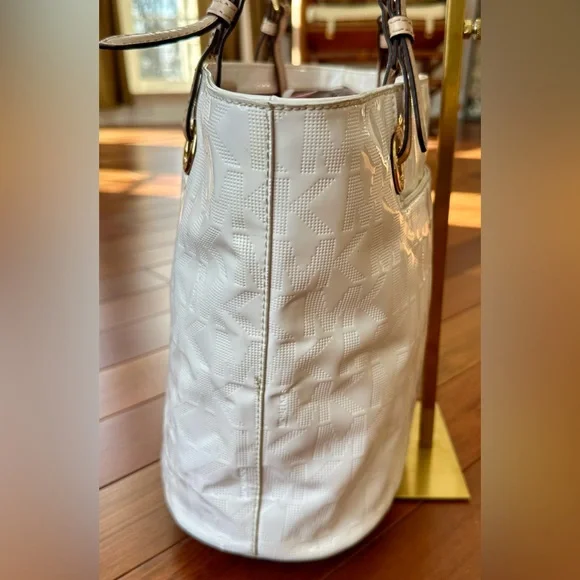 Michael Kors White Patent Leather Monogram Tote with Butterfly Accent Charm - Picture 5 of 11